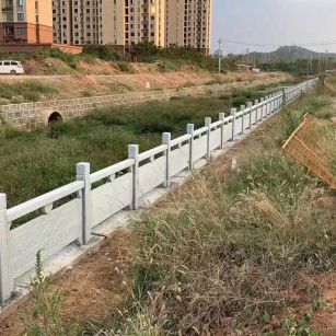 通化 白麻河道栏杆效果展示图