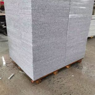 通化 芝麻白火烧面1.8厚300*600地铺石，尺寸标准，厚薄均匀