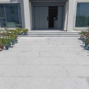 通化 芝麻白花岗岩地铺石地面铺装