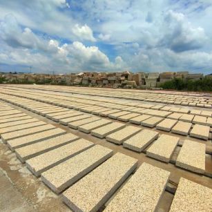 通化 黄金麻花岗岩荔枝面地铺石防护中