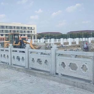 通化 白麻花岗岩荔枝面河道栏杆