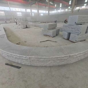 通化 芝麻白异形坐凳，自然面光面弧形加工