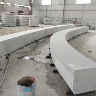 通化芝麻白花岗岩石板材 园林光面弧形坐凳