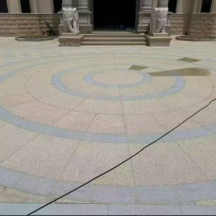 通化 黄金麻芝麻灰花岗岩石材地铺拼接效果