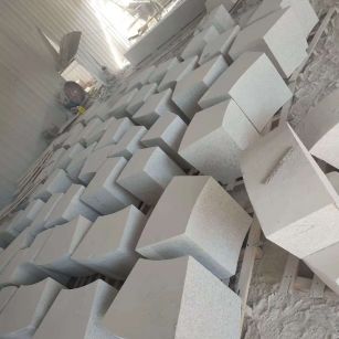 通化 白麻花岗岩异形坐凳