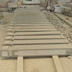 通化 芝麻白异形加工雕刻-栏杆大柱，方柱