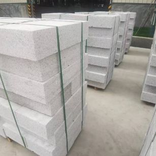 通化 白麻花岗岩路沿石，立缘石，平缘石，路牙石，道牙石，马路牙子等