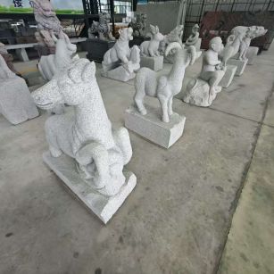 通化 芝麻白花岗岩造型立体雕刻——十二生肖