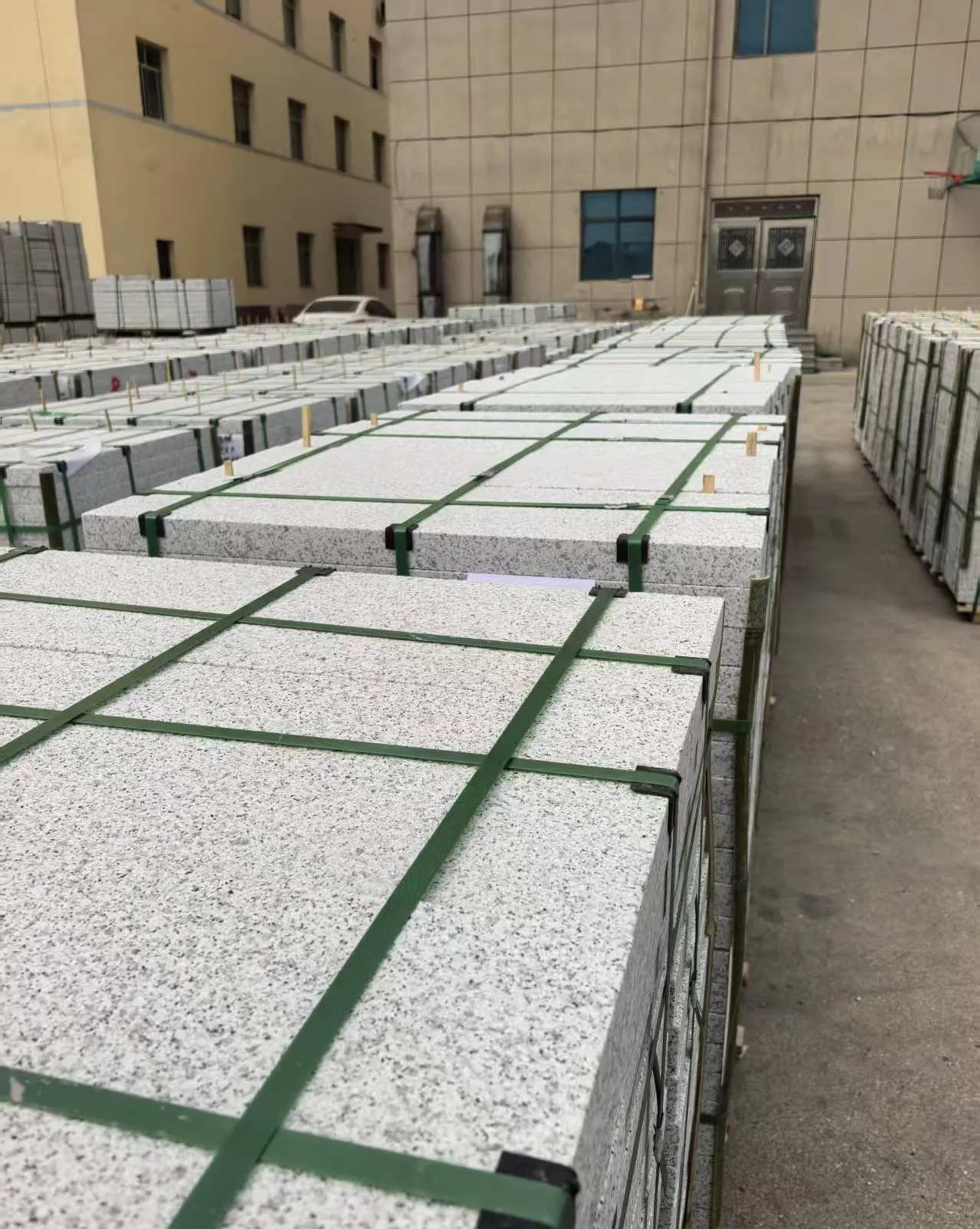 通化 白麻花岗岩5.0公分荔枝面地铺石