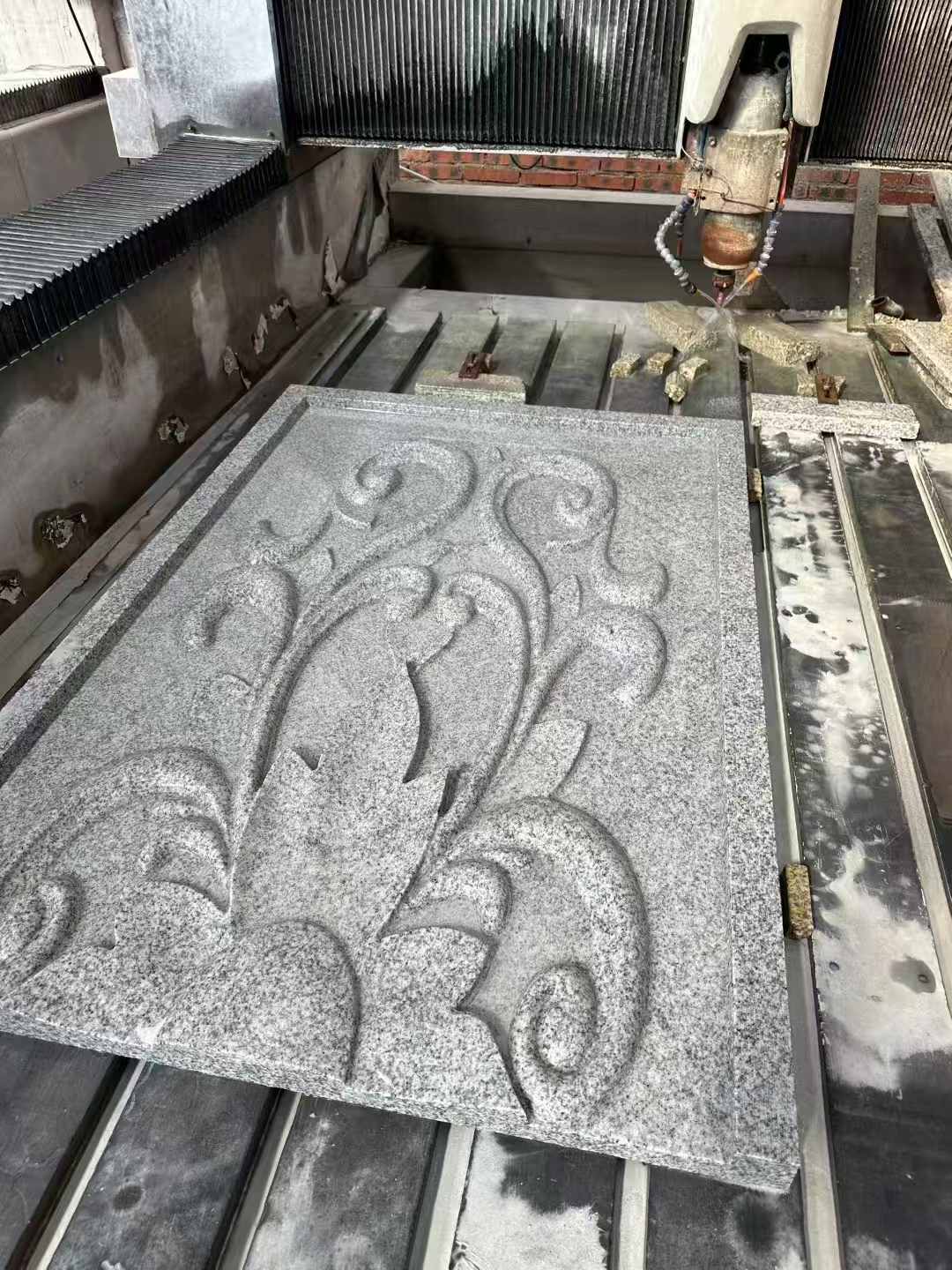 通化 白麻别墅干挂雕花板