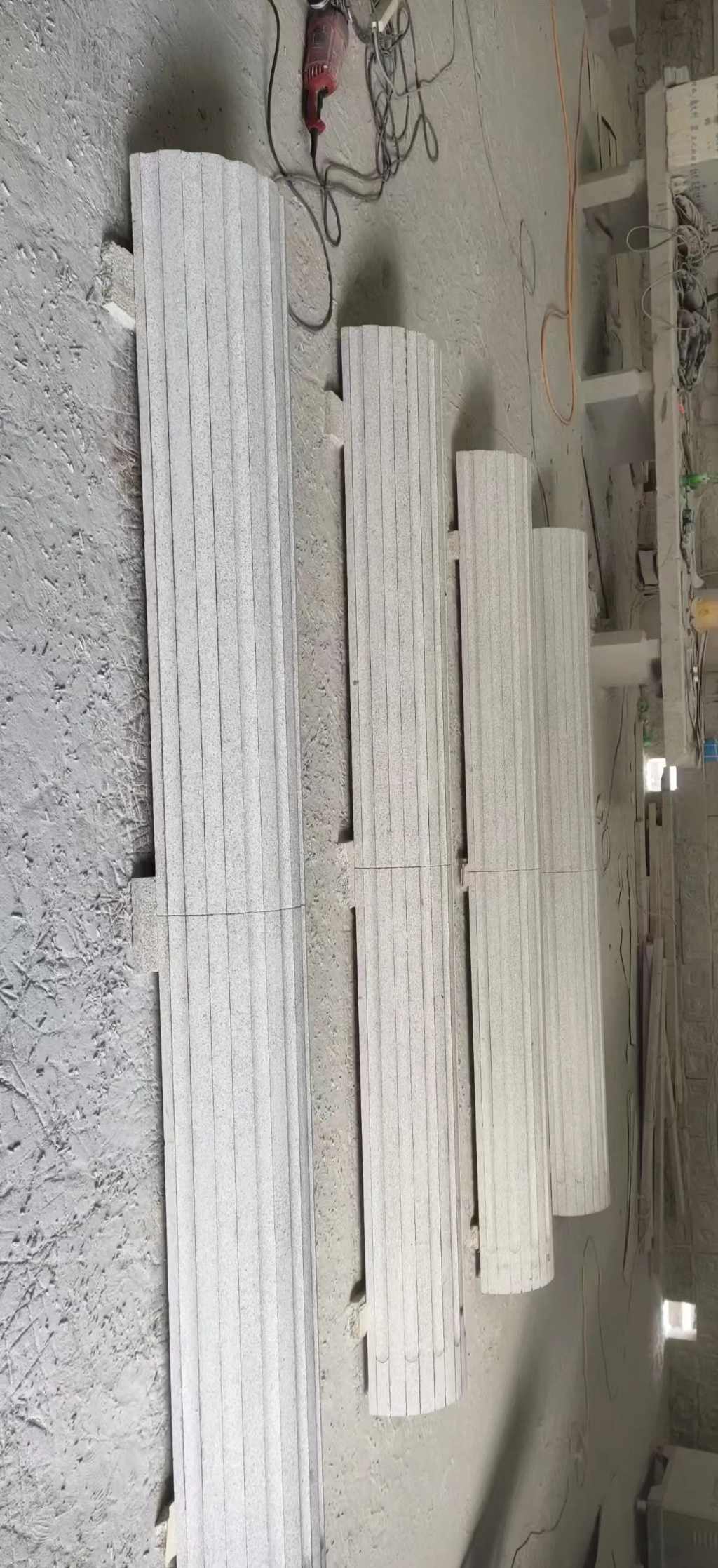 通化 花岗岩厂家带你看白麻花岗岩门楼大柱柱皮