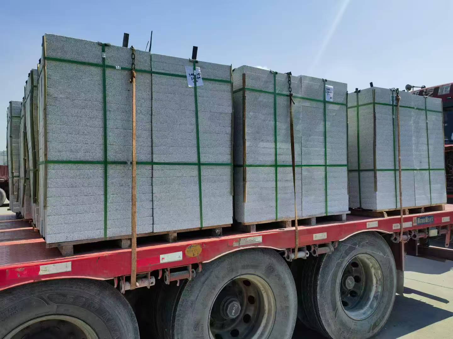 通化芝麻白花岗岩出货日常地铺石