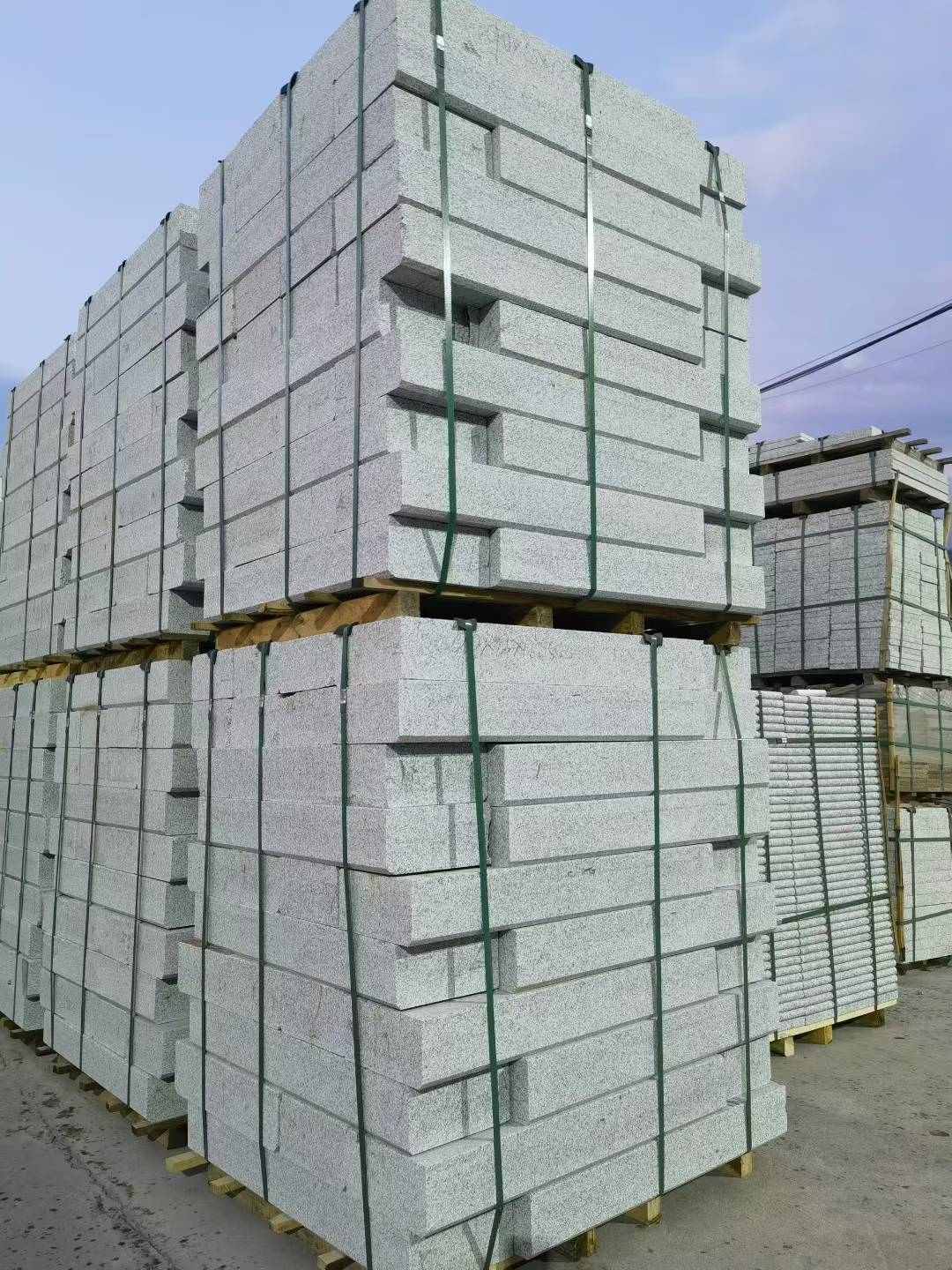 通化 芝麻白花岗岩路沿石，路缘石，路肩石，道牙，立缘石，马路牙子，街沿石，侧石等