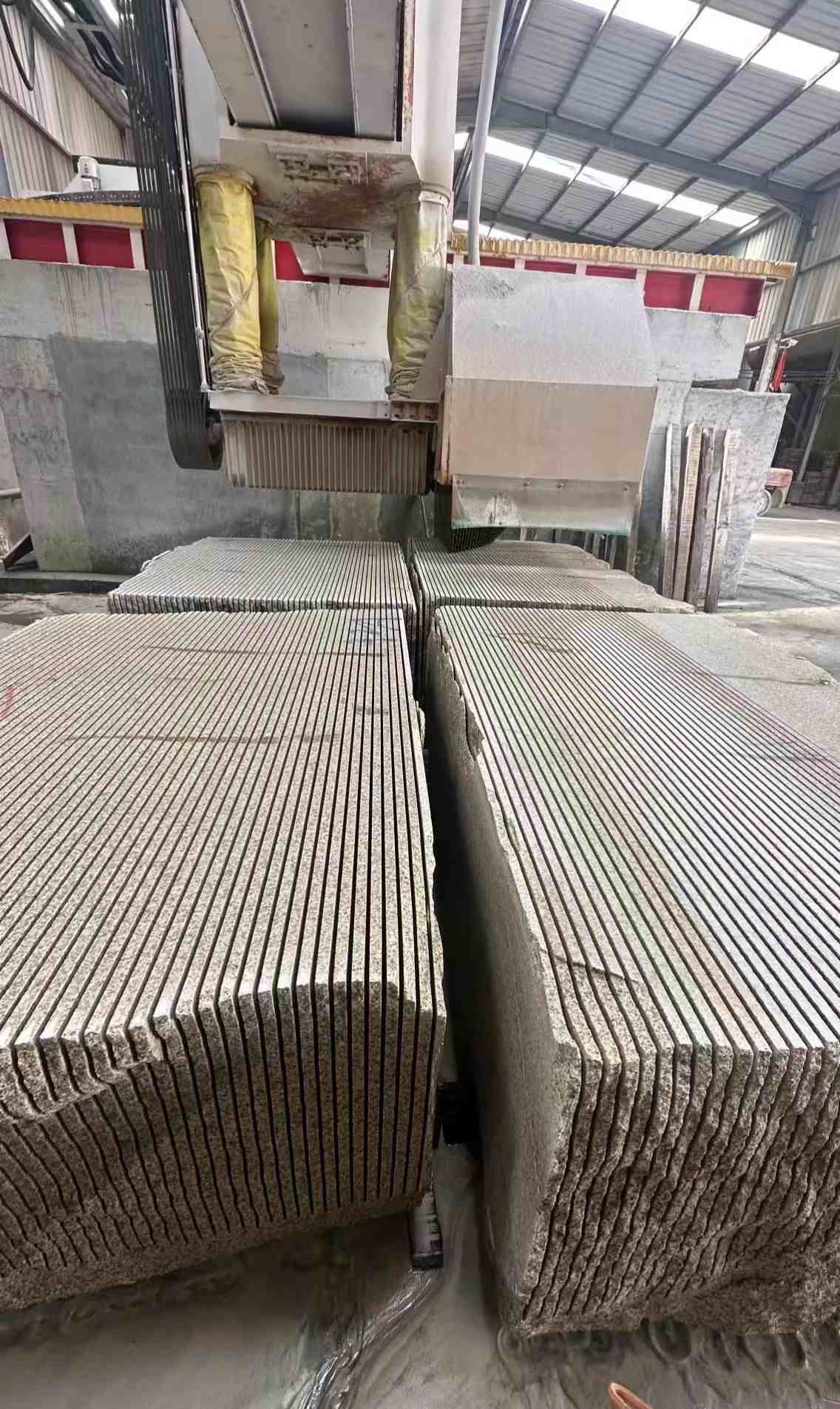 通化 车间生产日常，黄金麻白麻花岗岩