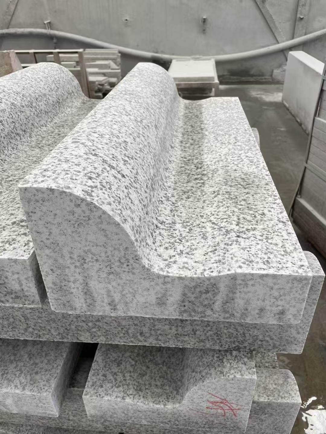 通化 白麻花岗岩S型路沿石，路侧石，马路牙子等