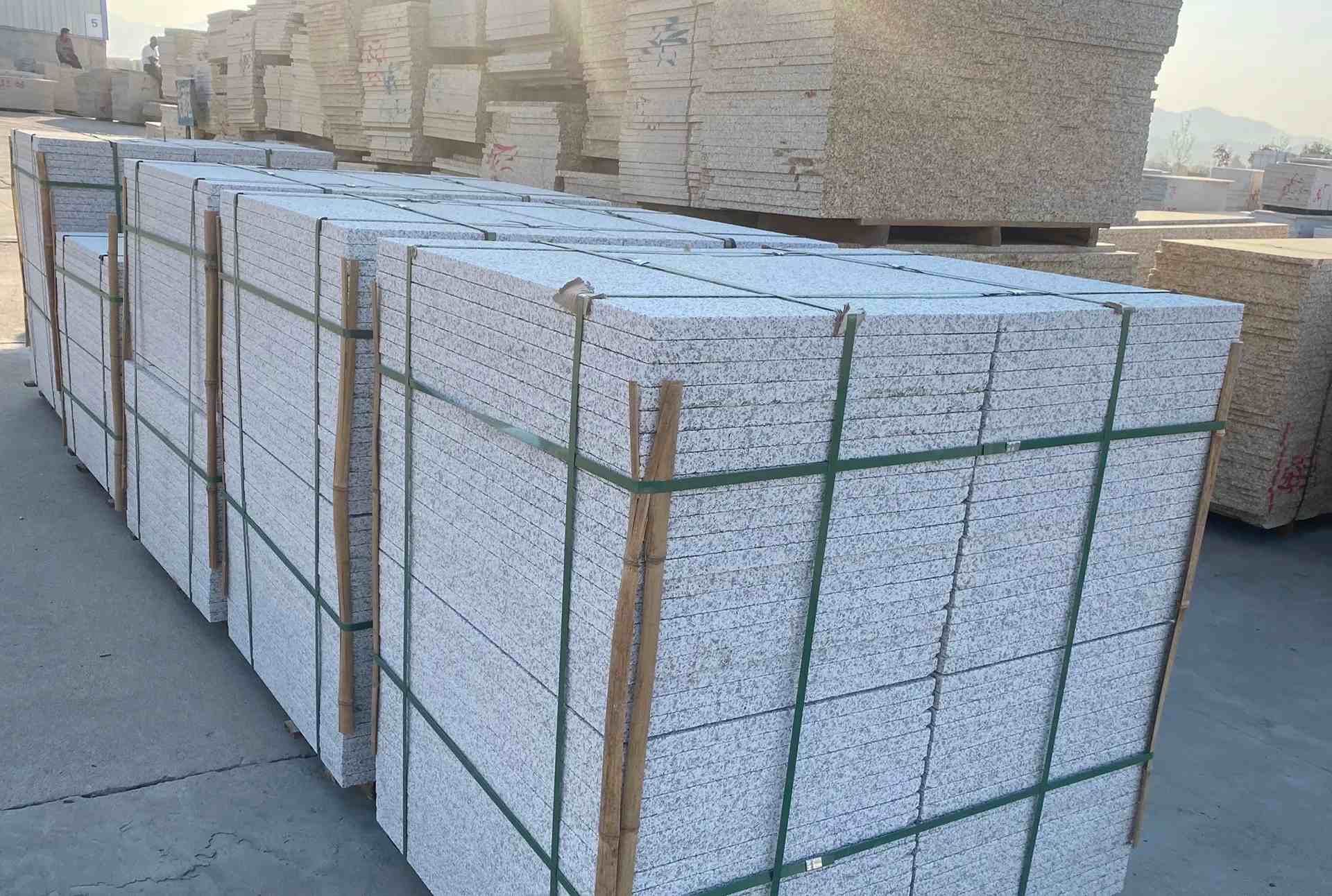 通化 白麻花岗岩荔枝面地铺石