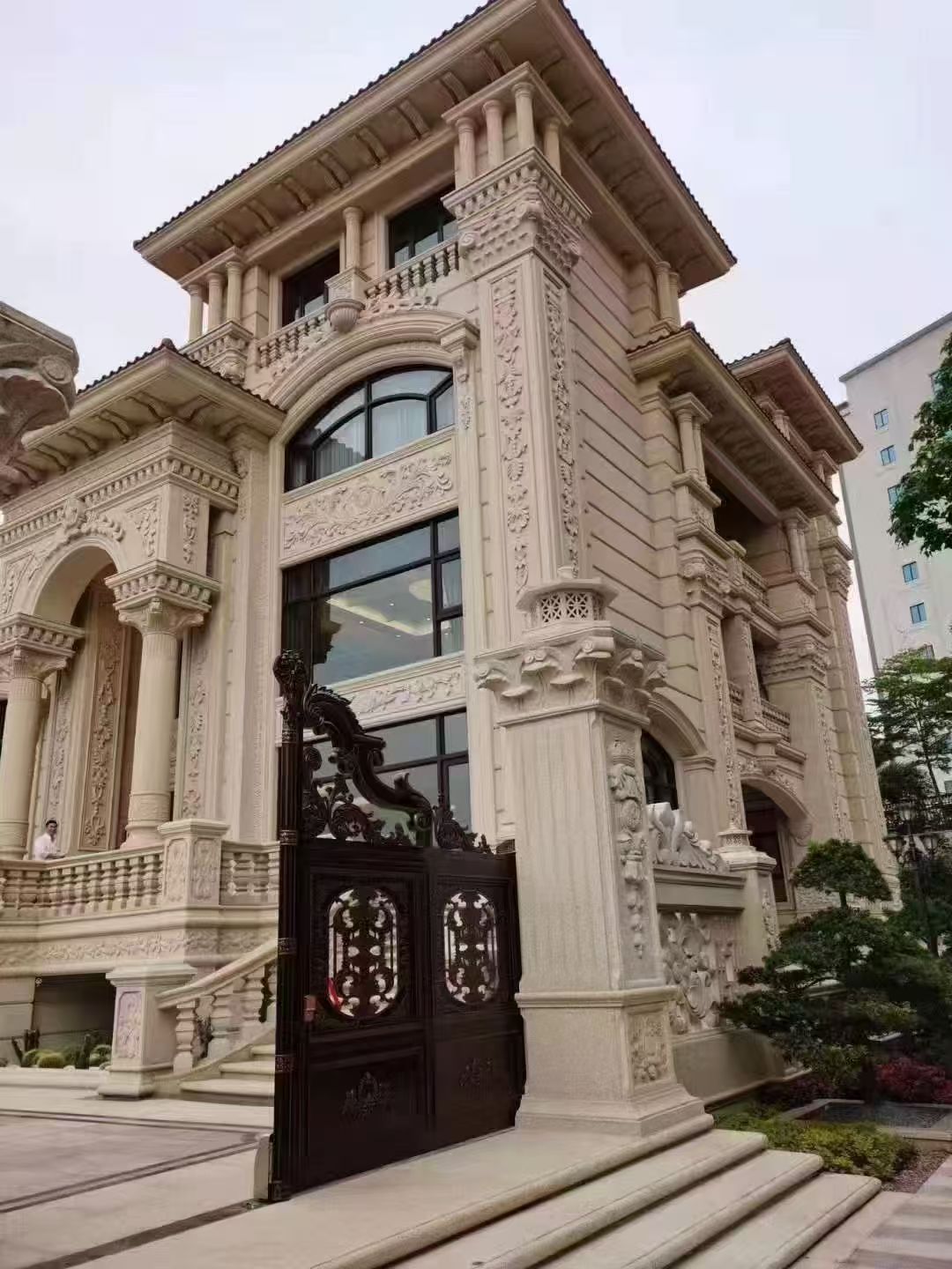 通化 黄金麻花岗岩别墅外墙干挂效果展示