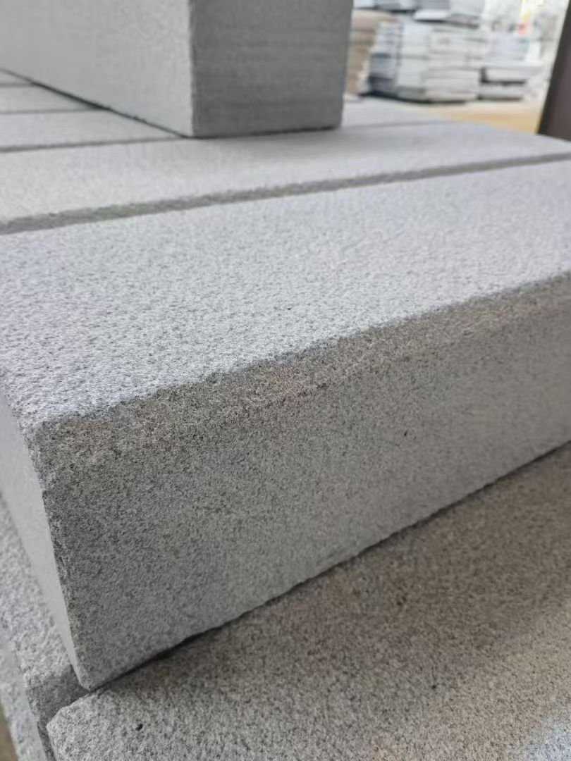 通化 芝麻灰荔枝面路沿石