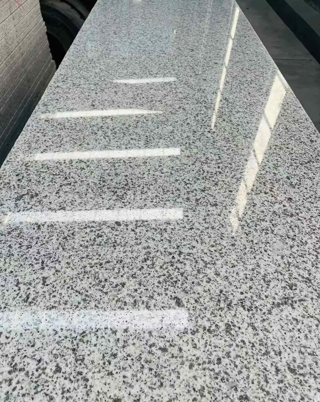 通化 白麻花岗岩光面毛板